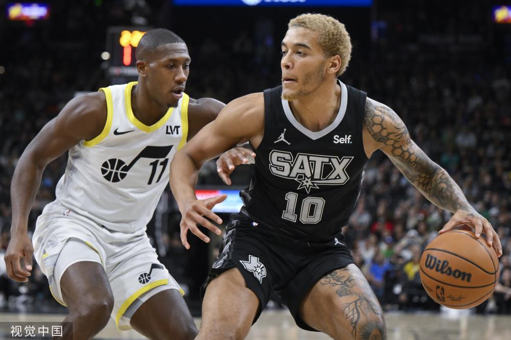 这两位巨星 这两位巨星