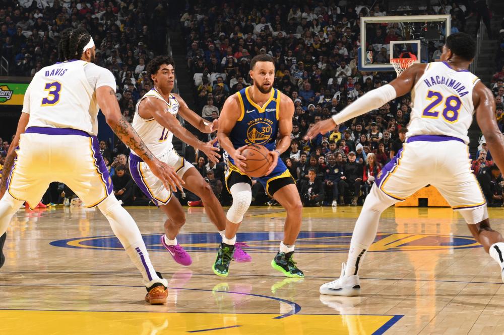 多次凭借其 多次凭借其